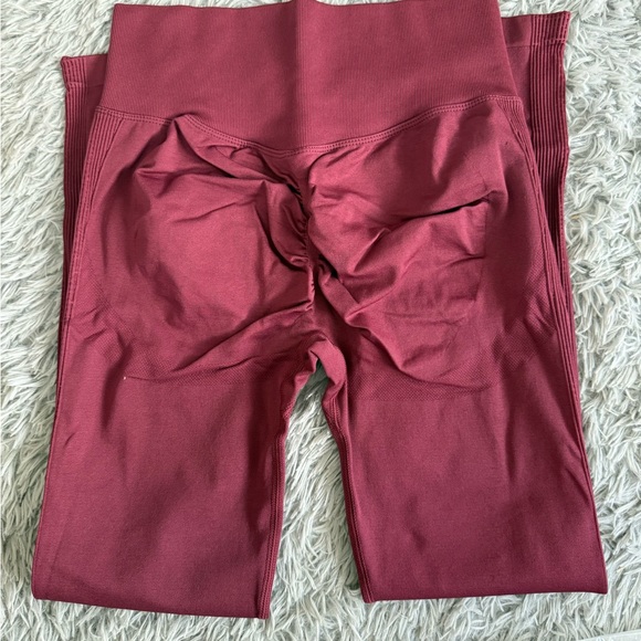 HALARA Wine Red High-Waisted Leggings - Picture 2 of 2